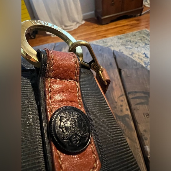 Stunning Fendi camera bag - Picture 14 of 16